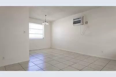 1945 NE 4th Street #2, Deerfield Beach, FL 33441 - Photo 3