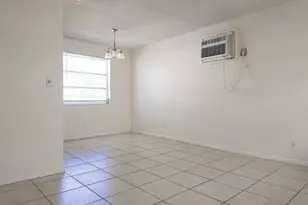 1945 NE 4th St, Deerfield Beach, FL 33441 - Photo 3