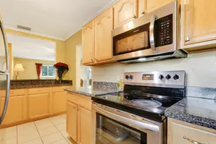 827 Caroline Ave, West Palm Beach, FL 33413 - Photo 9
