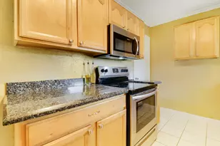 827 Caroline Ave, West Palm Beach, FL 33413 - Photo 7