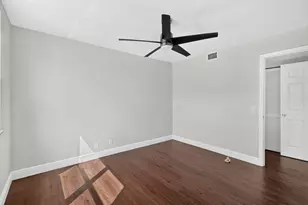706 Executive Center Dr, West Palm Beach, FL 33401 - Photo 9