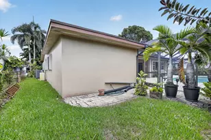 1851 NW 106th Ave, Pembroke Pines, FL 33026 - Photo 47