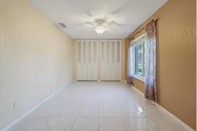 676 Laconia Circle #B, Lake Worth, FL 33467 - Photo 11