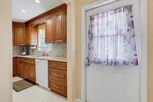 676 Laconia Cir, Lake Worth, FL 33467 - Photo 5