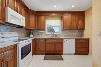 676 Laconia Circle #B, Lake Worth, FL 33467 - Photo 3