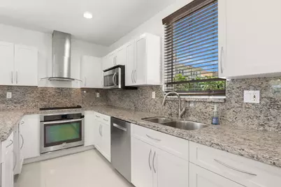 622 NE 10th Avenue, Fort Lauderdale, FL 33304 - Photo 17