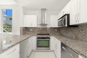 622 NE 10th Ave, Fort Lauderdale, FL 33304 - Photo 3