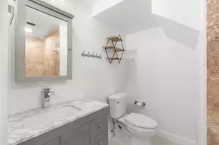 622 NE 10th Ave, Fort Lauderdale, FL 33304 - Photo 13