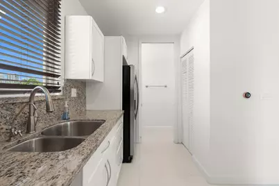 622 NE 10th Avenue, Fort Lauderdale, FL 33304 - Photo 3