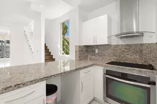 622 NE 10th Ave, Fort Lauderdale, FL 33304 - Photo 7