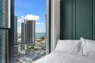 20 NE 11th St, Miami, FL 33132 - Photo 3