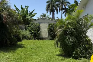 3079 Indian Trail, Lake Worth, FL 33462 - Photo 3