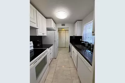 22 Golfs Edge #B, West Palm Beach, FL 33417 - Photo 5