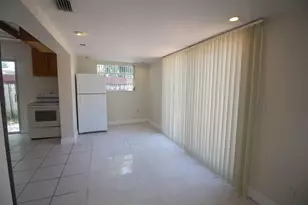 909 NE 12th Ave, Pompano Beach, FL 33060 - Photo 3