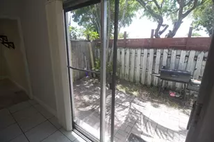 909 NE 12th Ave, Pompano Beach, FL 33060 - Photo 7