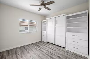 48 NW Hawthorne Pl, Boca Raton, FL 33432 - Photo 27