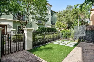 48 NW Hawthorne Pl, Boca Raton, FL 33432 - Photo 3