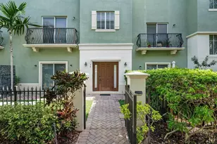 48 NW Hawthorne Pl, Boca Raton, FL 33432 - Photo 3