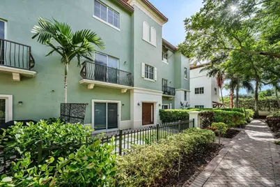 48 NW Hawthorne Place, Boca Raton, FL 33432 - Photo 1