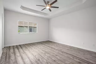 48 NW Hawthorne Pl, Boca Raton, FL 33432 - Photo 13