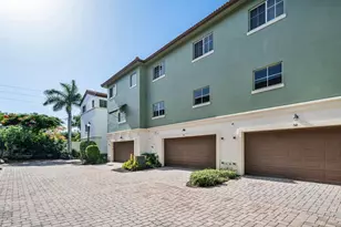 48 NW Hawthorne Pl, Boca Raton, FL 33432 - Photo 31