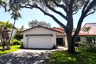 627 Hollows Cir, Deerfield Beach, FL 33442 - Photo 1