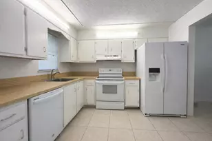 9440 SW 8th St, Boca Raton, FL 33428 - Photo 23