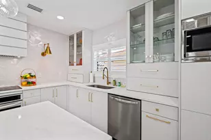 2760 NE 7th St, Pompano Beach, FL 33062 - Photo 9