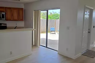 22 Springdale Cir, Palm Springs, FL 33461 - Photo 15