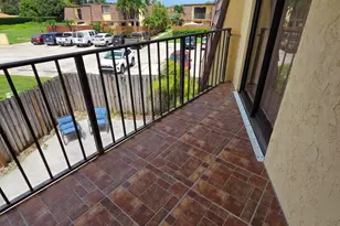 22 Springdale Cir, Palm Springs, FL 33461 - Photo 23