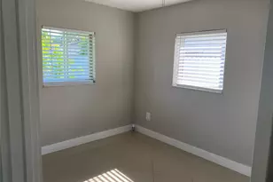 6325 Grant Ct, Hollywood, FL 33024 - Photo 5