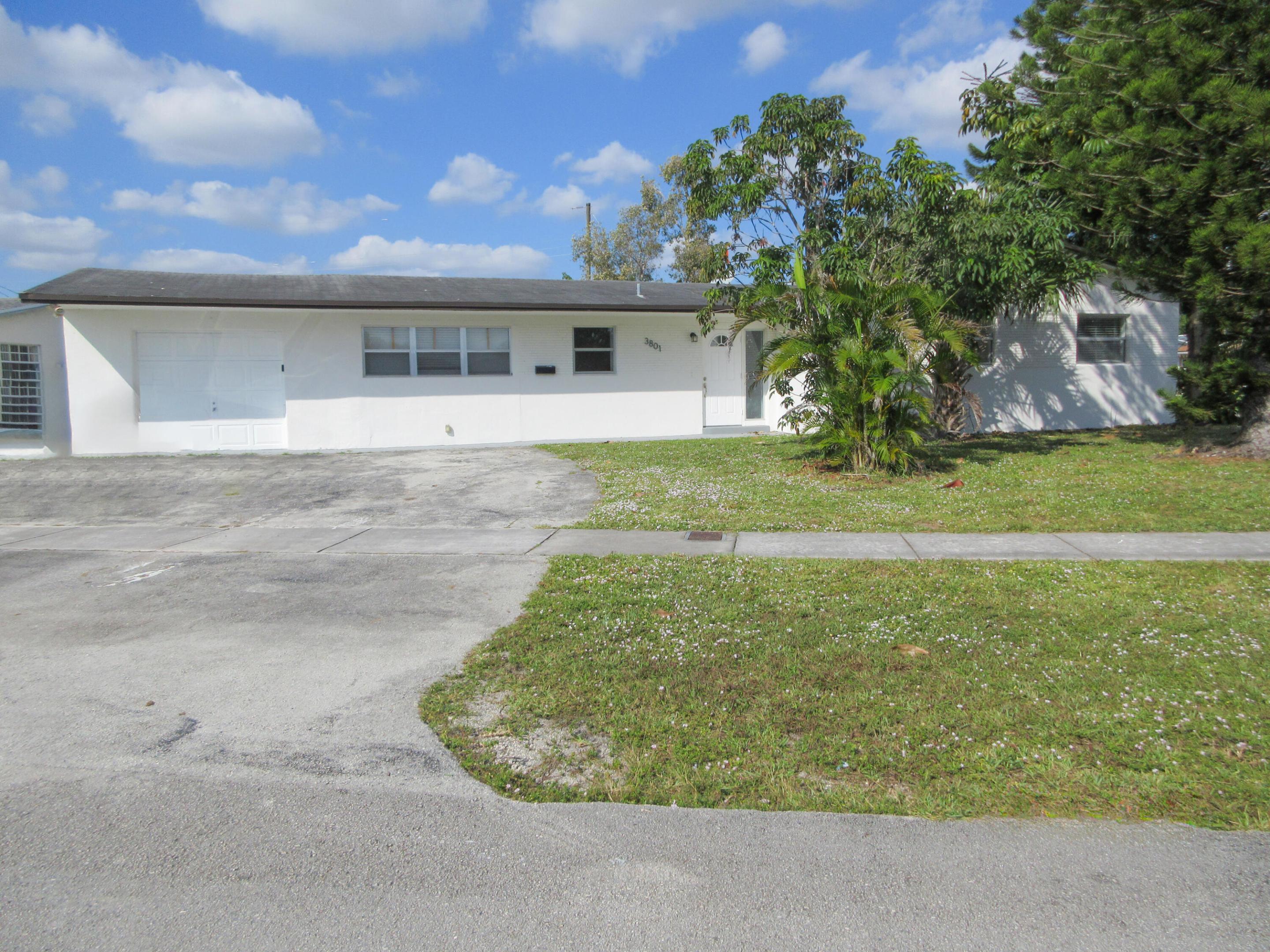 3801 NW 6th St main architectural view
