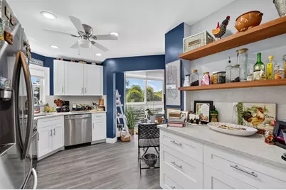 3590 Via Poinciana #311, Lake Worth, FL 33467 - Photo 13