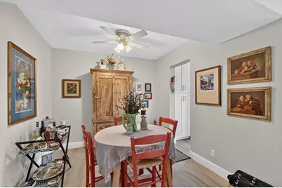 3590 Via Poinciana #311, Lake Worth, FL 33467 - Photo 11