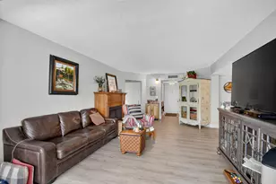 3590 Via Poinciana, Lake Worth, FL 33467 - Photo 9
