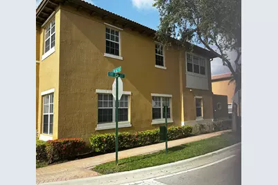 502 SW 147th Avenue, Pembroke Pines, FL 33027 - Photo 3