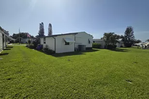 8020 SE Shenandoah Dr, Hobe Sound, FL 33455 - Photo 17