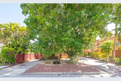 1136 NE 17th Way #1-2, Fort Lauderdale, FL 33304 - Photo 7