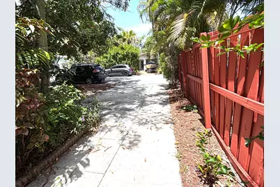 1136 NE 17th Way #1-2, Fort Lauderdale, FL 33304 - Photo 13