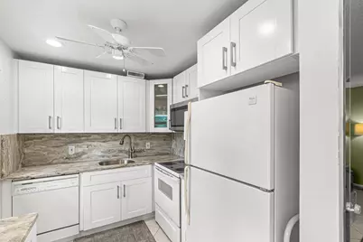 265 Newport R Drive #R, Deerfield Beach, FL 33442 - Photo 7