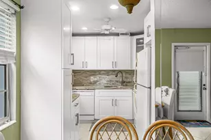 265 Newport R Dr, Deerfield Beach, FL 33442 - Photo 9
