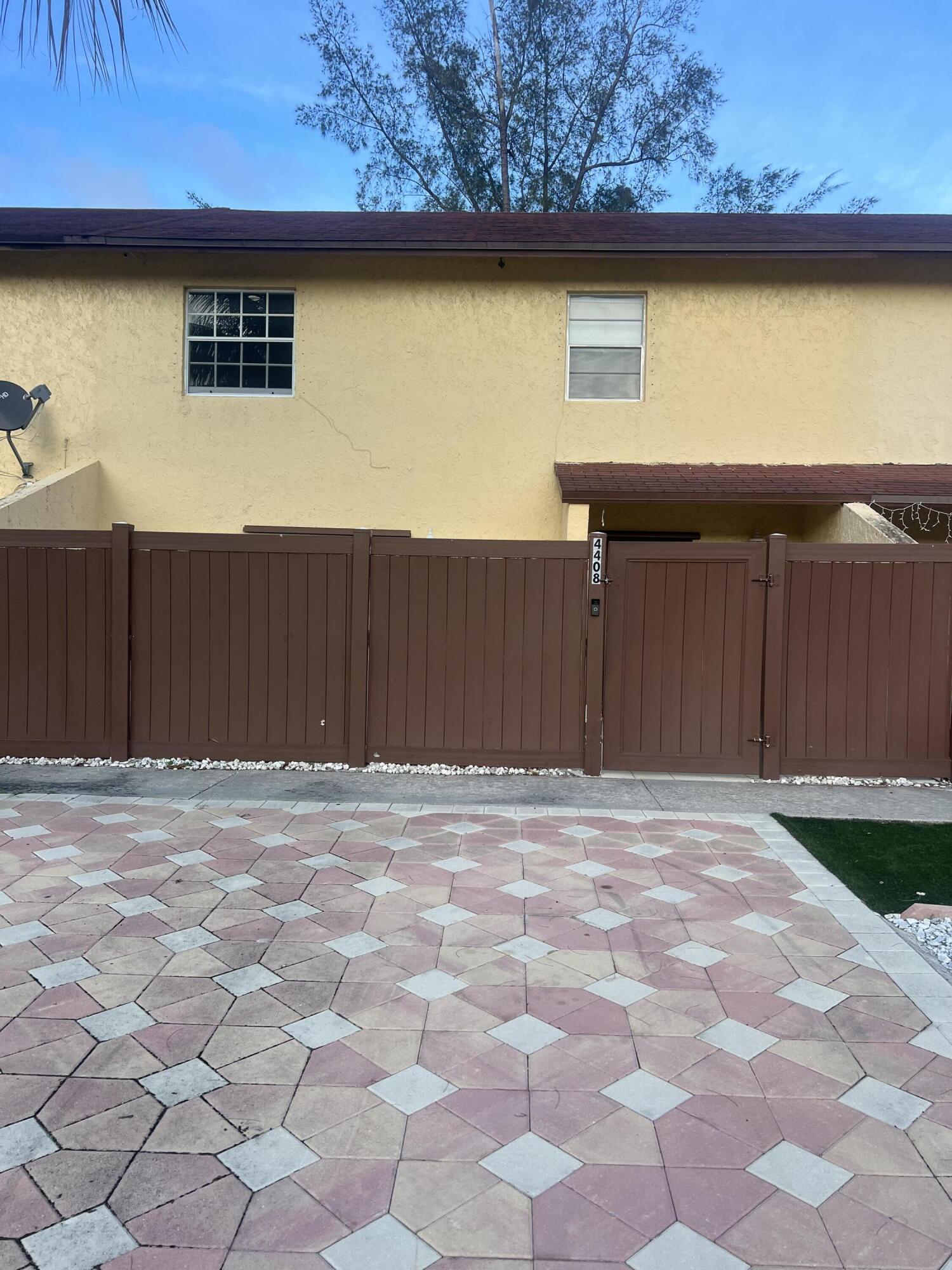 4408 NW 3rd Terrace - 4408 NW 3rd Terrace, Deerfield Beach, FL 33064 Luxury Property | Jose Angel Pina