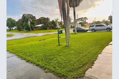 637 SE Thornhill Drive, Port Saint Lucie, FL 34983 - Photo 5