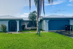 637 SE Thornhill Dr, Port Saint Lucie, FL 34983 - Photo 5