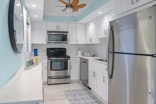 5560 Tamberlane Cir, Palm Beach Gardens, FL 33418 - Photo 9