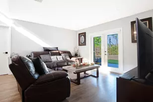 10048 SW 16th St, Pembroke Pines, FL 33025 - Photo 13