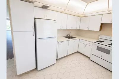 3520 Oaks Way #402, Pompano Beach, FL 33069 - Photo 5