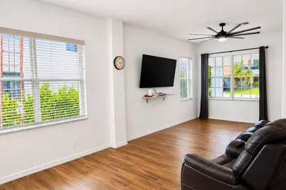 609 SW 167th Way, Pembroke Pines, FL 33027 - Photo 5