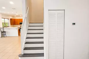 609 SW 167th Way, Pembroke Pines, FL 33027 - Photo 11