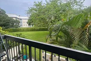8409 Forest Hills Dr, Coral Springs, FL 33065 - Photo 3